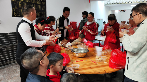 图30 祠堂入伙 二○二五年摄.jpg